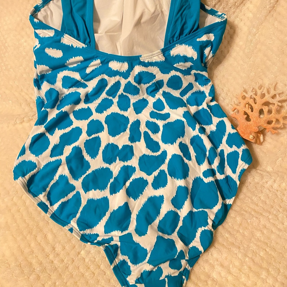 MIchael Kors NWT printed 🩱 bathing suit! Size 14. - Picture 3 of 6